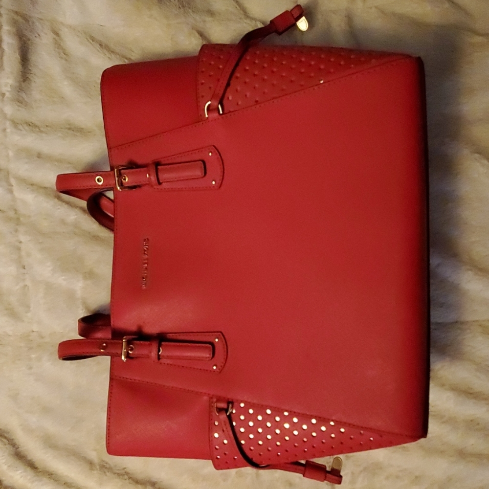 NWT Michael Kors Voyager Lg tote- Red